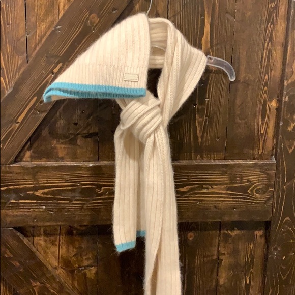 Matching wool Coach hat/scarf set